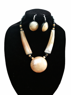 Urembo horn necklace pendant set